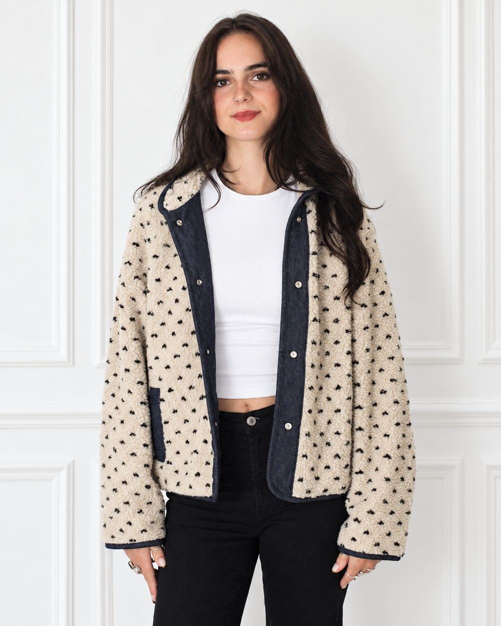 Teddy Sherpa Jacke — Beige mit Tupfen